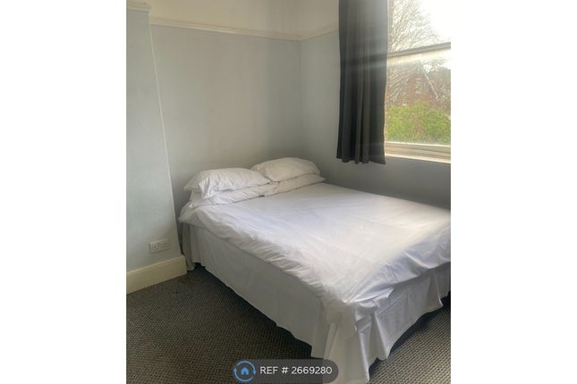 Waterden Road, Guildford, Guildford photo 3