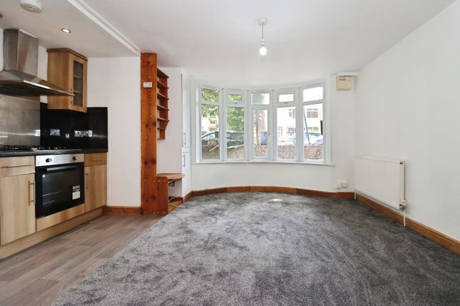 Flat 4, Staple Hill House 103-105,, Staple Hill Road, Bristol photo 4