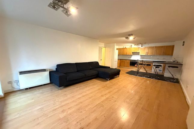 6 Inverness Mews, Galleons Lock, London photo 4