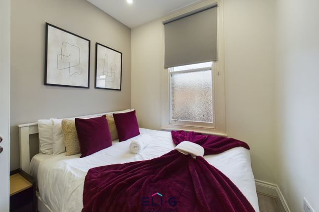 12a Second Avenue, London photo 4