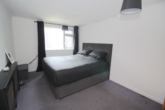 103, Larch Walk, Birmingham photo 4