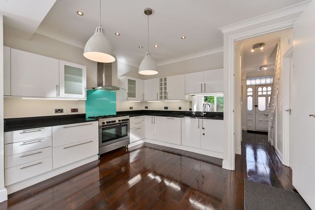 Carlton Park Avenue, Raynes Park photo 3