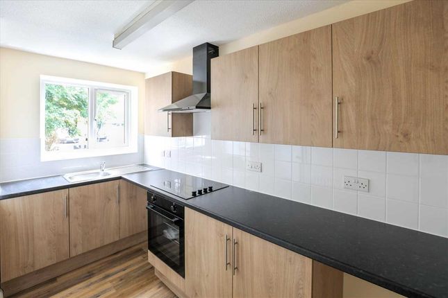 216, Senwick Drive, Wellingborough photo 4