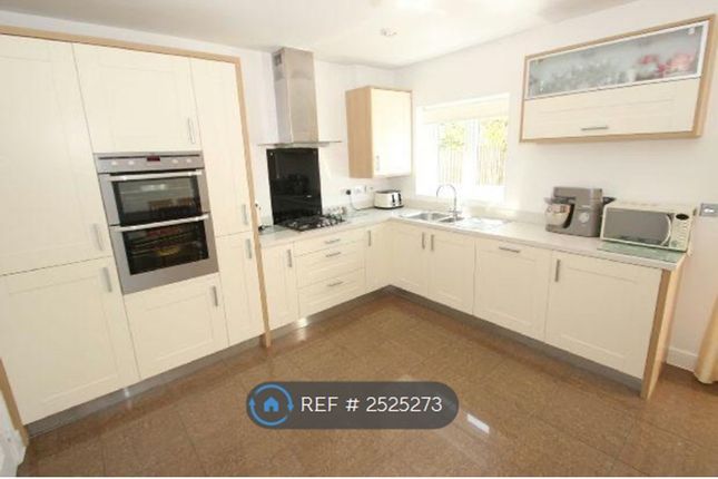 West Timperley, Altrincham photo 5