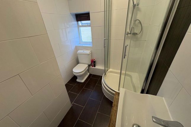 Flat 3, Ashleigh Court, Leicester photo 5