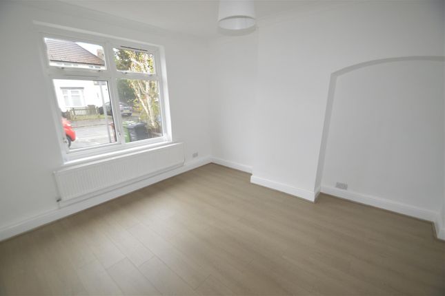 Valence Wood Road, Dagenham photo 4