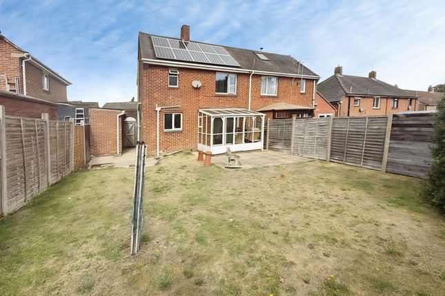 25 Frost Road, Bournemouth photo 2