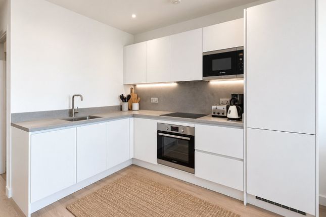 Bond Apartments, 25, Perceval Square, London photo 4