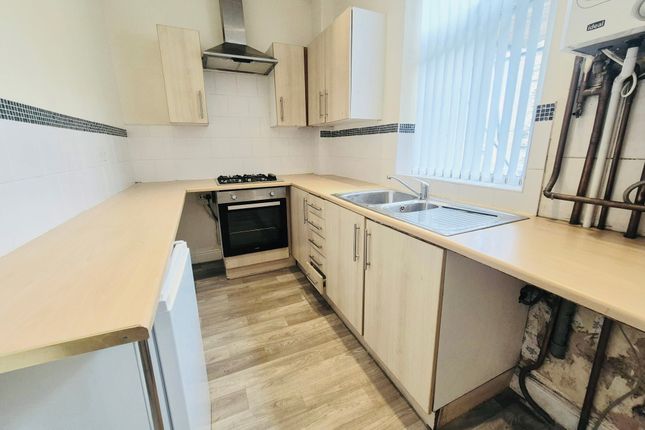 25, Friendly Fold Road, HALIFAX photo 2