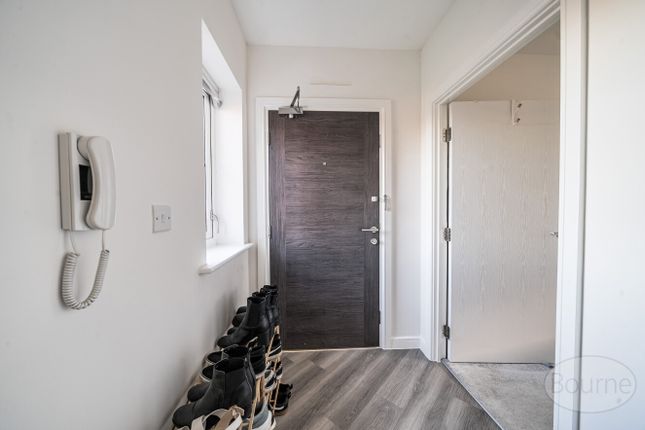 36C, Carpenters Way, Farnham photo 5
