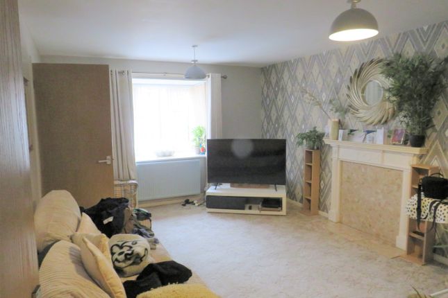 3 , Sandpiper Mews, Bradford photo 2