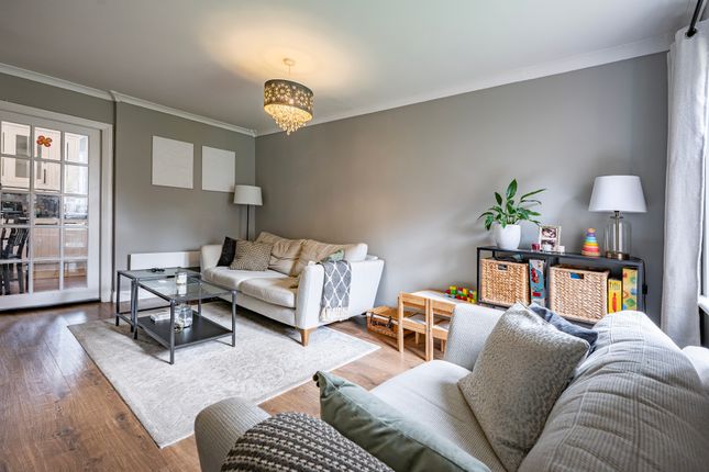 81 Colston Avenue, Glasgow photo 2