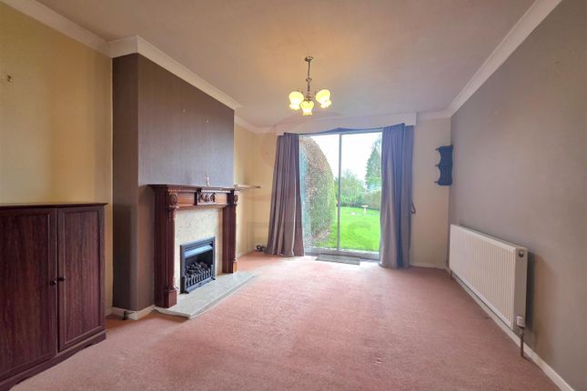 25, Queensgate Drive, Leicester photo 2