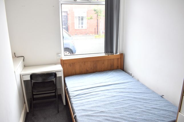 65, Carlton Avenue, Manchester photo 4