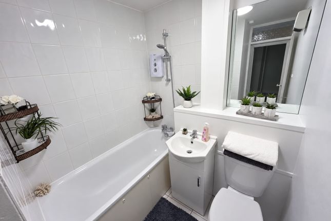 28 Moulton Rise, 28 Moulton Rise, Luton photo 4