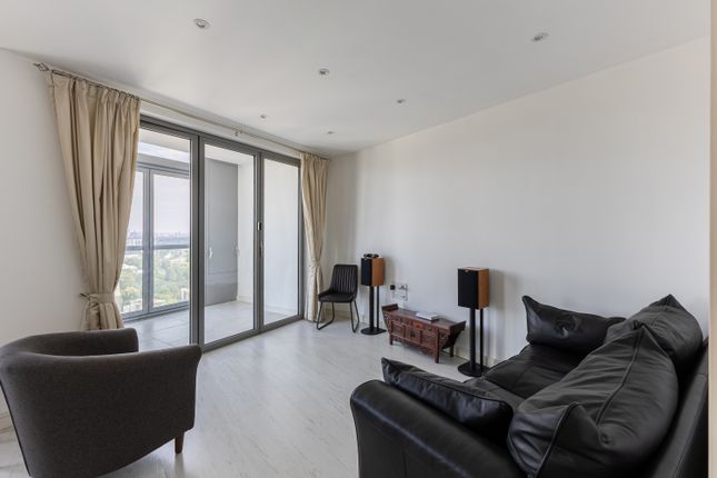 2105 Kew Eye Apartments, Ealing Road, Brentford photo 3