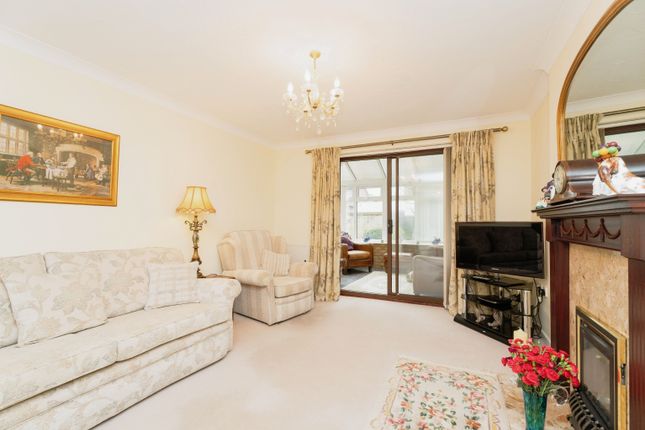 21, Hunters Oak, Thetford photo 3