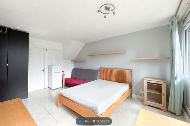 Buxton Court Thoresby St, London photo 2