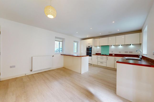 15, Kernal Close, Milton Keynes photo 3