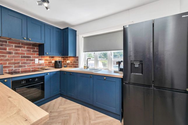 Cherry Tree House Bonds Crescent, Royston photo 3