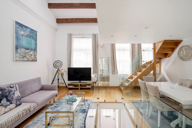 17 Ovington Mews, London photo 2