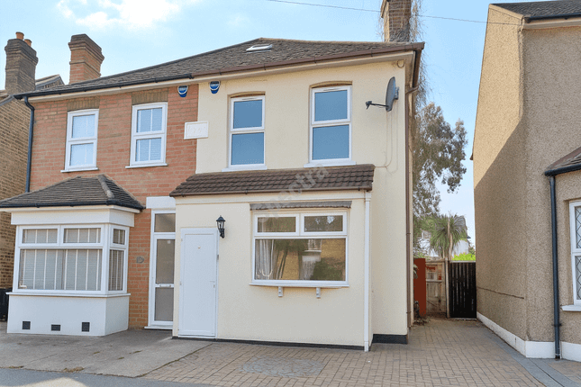 Spacious 3-Bed Semi-Detached House With Garden Â€“ Excellent Location, Available Now