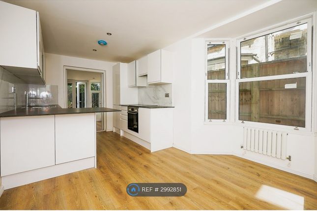 A Trafalgar Road, London photo 2