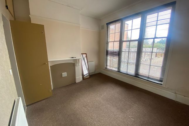 Flat to rent in Alexandra Road, Leicester