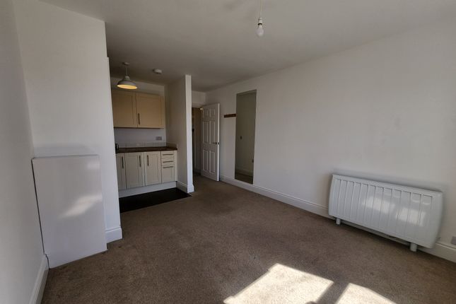 Flat 14 Winton Heights, 370, Wimborne Road, Bournemouth photo 5