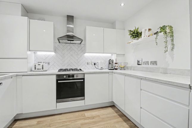 42 Harper Road, Southampton photo 3