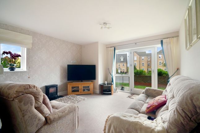Flat for sale in Theedway, Leighton Buzzard
