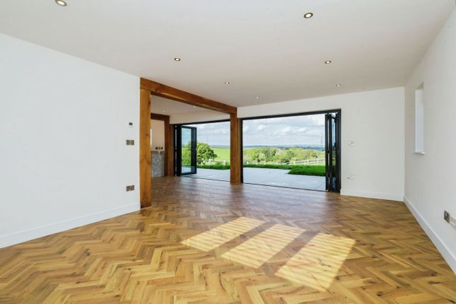 Taylors Barn, Gardner Street, Hailsham photo 2