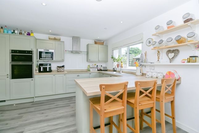 Ty Newydd House, Cowbridge Road, Barry photo 3