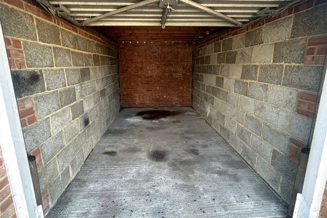 Garage,, Brook Way, West Sussex photo 2