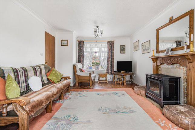 2, Isinglass Close, Newmarket photo 3