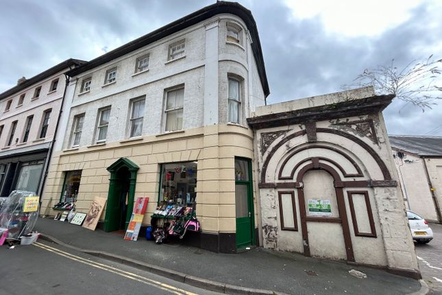 1-bed flat on Castle Street, Brecon, £550/mo