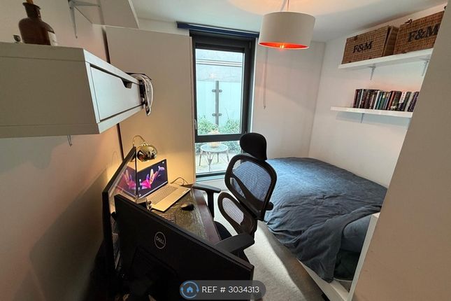 Apartment, Black Prince Road, London photo 5