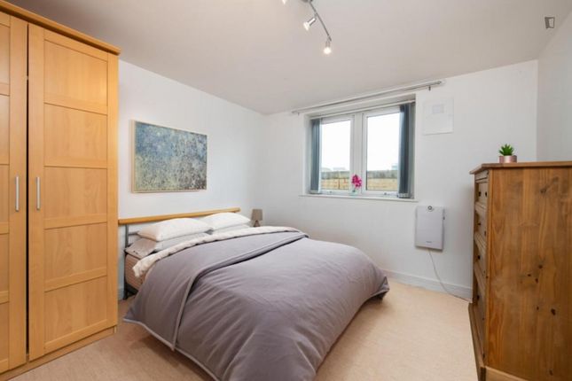 Thumbnail Room to rent in Newport Avenue, London