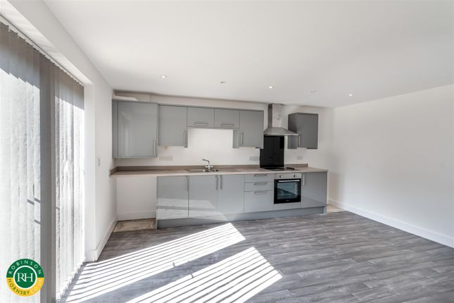 8B, Lime Tree Crescent, Doncaster photo 4