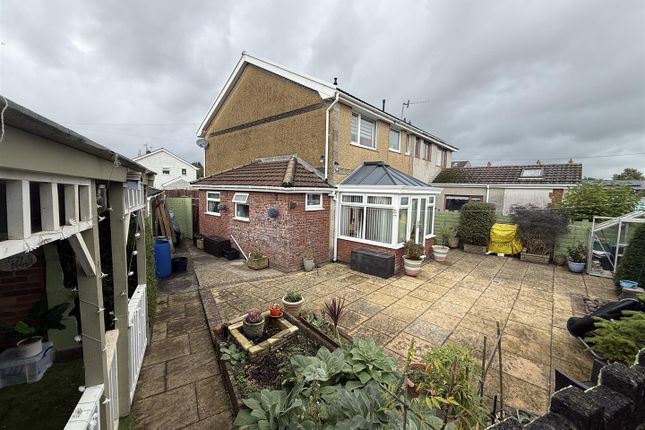18, Ridgewood Park, Llanelli photo 2