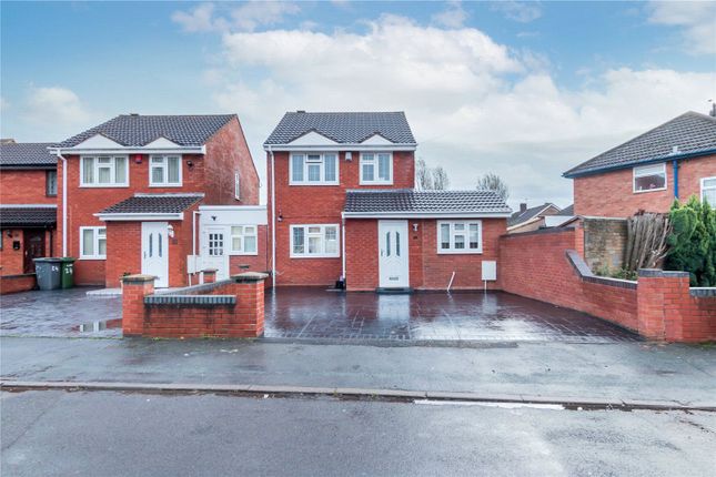 Link-detached house to rent in Neville Avenue, Wolverhampton, West Midlands