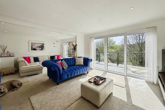 25, Marconi Close, Helston photo 2