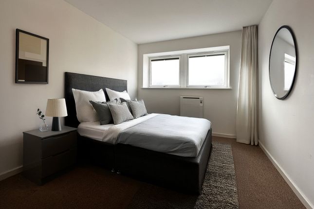 G, 40, Duke, Failsworth, Manchester photo 3