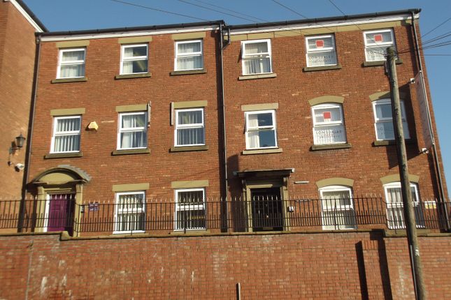 Flat to rent in Christian Road, Preston