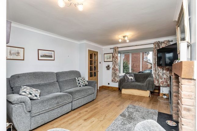 4, Hazelwood Gardens, Pontefract photo 3