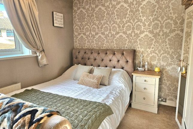 87, Smithy Parade, Dewsbury photo 4
