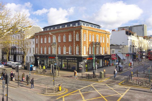 Thumbnail Flat to rent in Old Steine, Brighton, East Sussex