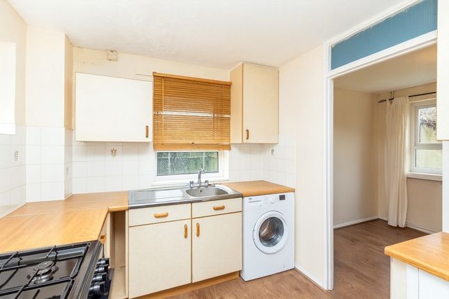 39, Mitcham Walk, Aylesbury photo 5