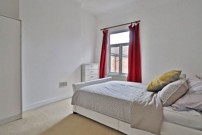 Room 4 23 Grafton Road, Bedford photo 5