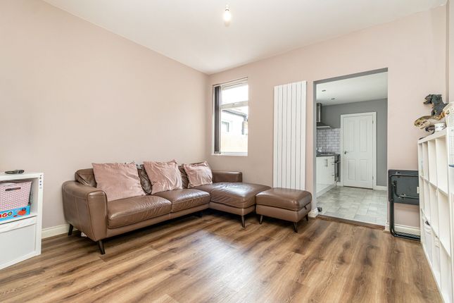 28 Methuen Road, Southsea photo 3